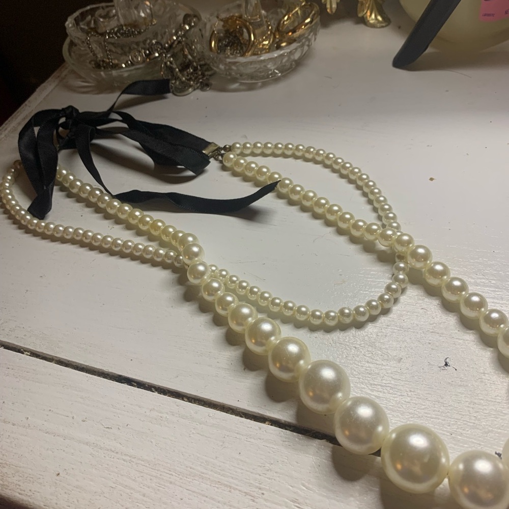 Elegant Pearl Necklace with Black Ribbon